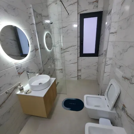 Apartment Aura