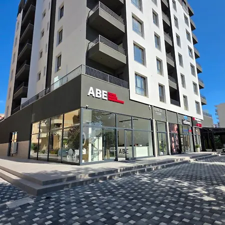 Aura Vlore