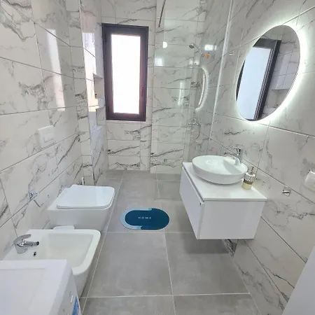 Aura Vlorë