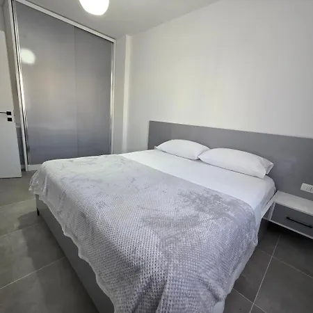 Aura Apartment