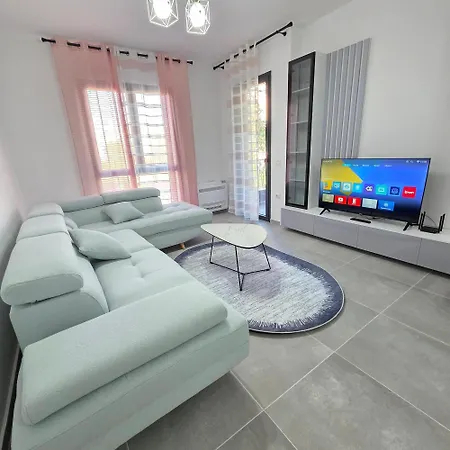 Apartment Aura *