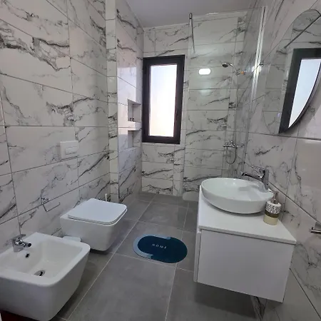 Aura Vlorë